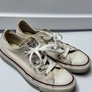Converse Sneakers Womens Size 6 Ivory Low Top Chuck Taylor Shoes Canvas